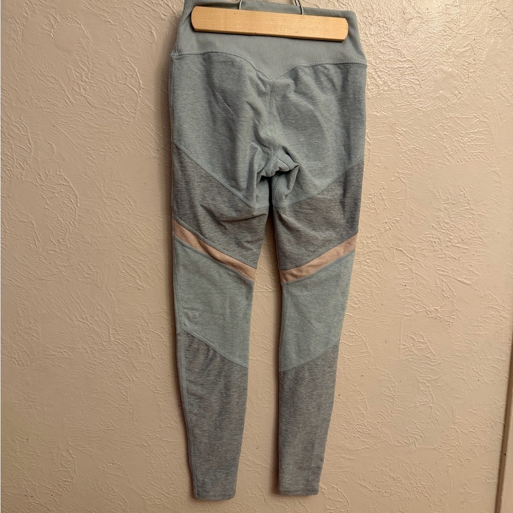 ALO Yoga  Leggings - Picture 7 of 7